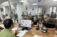 Thủ tục cấp thẻ tạm trú cho người nước ngoài do doanh nghiệp bảo lãnh