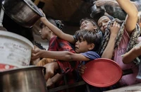 Cuộc chiến sinh tồn của dân Gaza giữa 'mưa bom bão đạn'