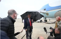 Ông Trump lên đường sang Trung Đông, nhắn sẽ về giải quyết giao tranh Pakistan-Afghanistan