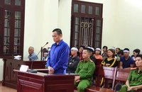 Đâm vợ chồng hàng xóm thương vong vì tranh giành khách