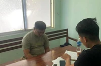 Trinh sát bắt nghi phạm 'nổ' quen công an để nhận tiền lừa chạy án