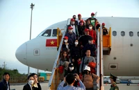Đón hơn 200 du khách Trung Quốc đầu tiên bay thẳng đến Khánh Hòa