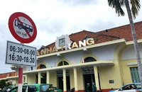 Gỡ nút thắt ô tô trên 29 chỗ cho du khách quốc tế đến Nha Trang