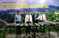 Khánh Hòa trưng bày hai bộ đàn đá Khánh Sơn 