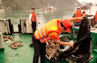 Trục vớt được một phần máy bay trực thăng rơi ở Quảng Ninh