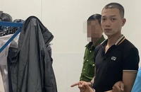 Bắt kẻ khống chế chủ cửa hàng quần áo để cướp