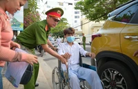 Hỗ trợ thí sinh ở Khánh Hòa bị tai nạn vào phòng thi 