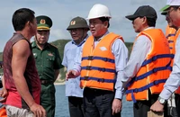 Lập lại trật tự, gỡ vướng cho hoạt động du lịch ở vịnh Vĩnh Hy