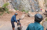 Ninh Thuận: Mưa lớn làm sạt lở nhiều đoạn đường đèo núi ở tỉnh lộ 707