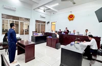6 người đứng tên hồ sơ giả để nhân viên tín dụng chiếm đoạt 12,8 tỉ đồng