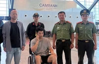 Công an Ninh Thuận trục xuất, trao trả 13 người Trung Quốc nhập cảnh trái phép