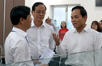 Ông Trần Lưu Quang kiểm tra công tác vận hành thử nghiệm tại phường Phan Rang