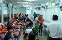 Ồ ạt đưa con đi cắt bao quy đầu 