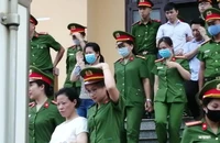 Phụ huynh bức xúc vì con 'bị nâng điểm'