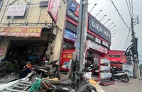 Nam thanh niên dùng dao uy hiếp, cướp hơn 100 triệu tại một cửa hàng ở TP Thủ Đức