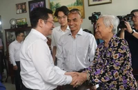Lãnh đạo TP.HCM tri ân gia đình các cá nhân tiêu biểu có nhiều đóng góp cho TP