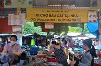 Chợ truyền thống xoay xở để thoát ế 