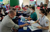 Tiêm vaccine ngừa COVID-19 để tránh kịch bản xấu xảy ra 