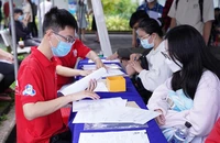 Học phí tăng, tân sinh viên lo lắng không kham nổi 