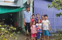 Người cao hơn 2 m ở Cà Mau không muốn cao nữa 