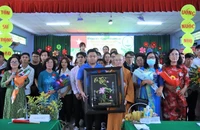 Gieo chữ ở Trường Bồ Đề Phương Duy 