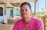 Hàng chục hộ dân làm đơn xin thoát nghèo 