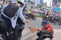 Người xin ăn vẫn còn nhiều trên đường phố 