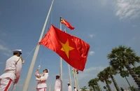 Cờ Việt Nam tung bay ở Morodok Techo 
