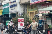 Sẽ xử lý những người thu phí ô tô bỏ túi riêng 
