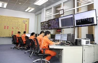 Hạn hán, nắng nóng gay gắt, nguy cơ thiếu điện chực chờ 