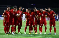 HLV Troussier khủng hoảng tiền đạo 
