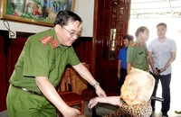 Những công an hết lòng vì dân: 'Người dân đã giúp chúng tôi hoàn thành việc cấp CCCD'