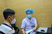 Tưởng ù tai, đi khám… bỗng dưng bị điếc