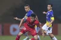 HLV Troussier kiểm định trận derby Hà Nội