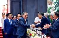 Tổng Bí thư Tô Lâm: Muốn bay cao, bay xa thì phải nhẹ nhàng