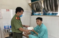 Thiếu úy công an bị thương khi truy bắt nghi phạm ma túy