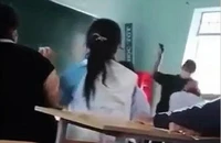 Kỷ luật học sinh, phê bình thầy giáo vụ nữ sinh đánh bạn trong lớp 