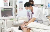 3 người ngộ độc nghi do ăn ấu trùng ve sầu