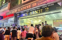 Tạm giữ nghi can đập tủ cướp tiệm vàng