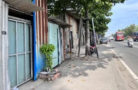 1 cô gái nghi bị giết trong dãy ki ốt ở Bình Dương trong tình trạng khỏa thân