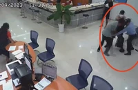 Bình Dương: Bảo vệ ngân hàng quật ngã tên cướp có súng được tặng bằng khen