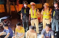 Tổ tuần tra đặc biệt 171 ở Bình Dương phát hiện ma túy đá trên xe ô tô