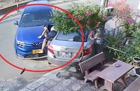 Bình Dương: Lái xe ô tô tông thẳng vào bạn sau khi cãi nhau