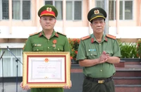 Bình Dương: Phòng Cảnh sát hình sự nhận Huân chương Chiến công hạng Nhì