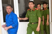 Phó giám đốc trung tâm đăng kiểm ở Bình Dương nói không biết việc nhận 'bồi dưỡng' là sai