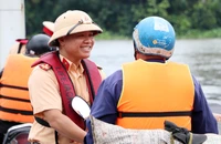 CSGT TP.HCM đảm bảo ATGT đường thủy trong mùa mưa bão