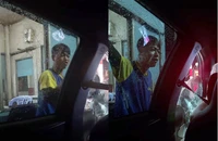 Người đàn ông chửi bới, đập bể kính taxi ngay giữa đường
