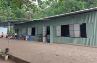 Khẩn trương xây trường mới cho các em nhỏ học trong phòng tôn