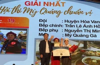 Các đầu bếp tưng bừng thi nấu Mỳ Quảng chào năm mới