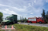 Ô tô 7 chỗ tông trực diện xe đầu kéo, 5 người thương vong
